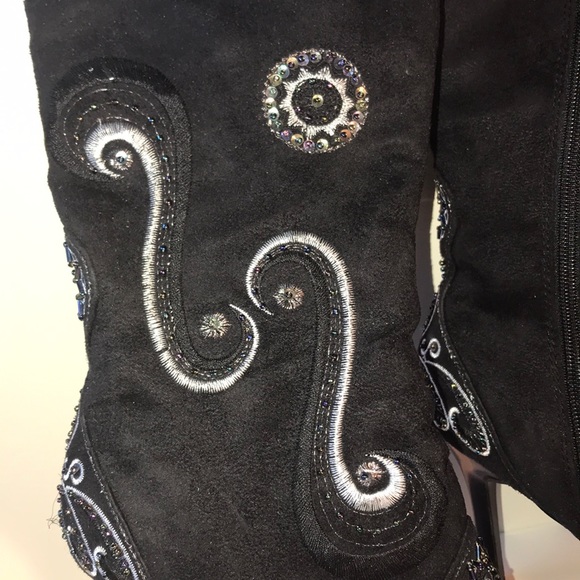 Beautiful Black Embroidered Knee High Boot - Picture 4 of 8